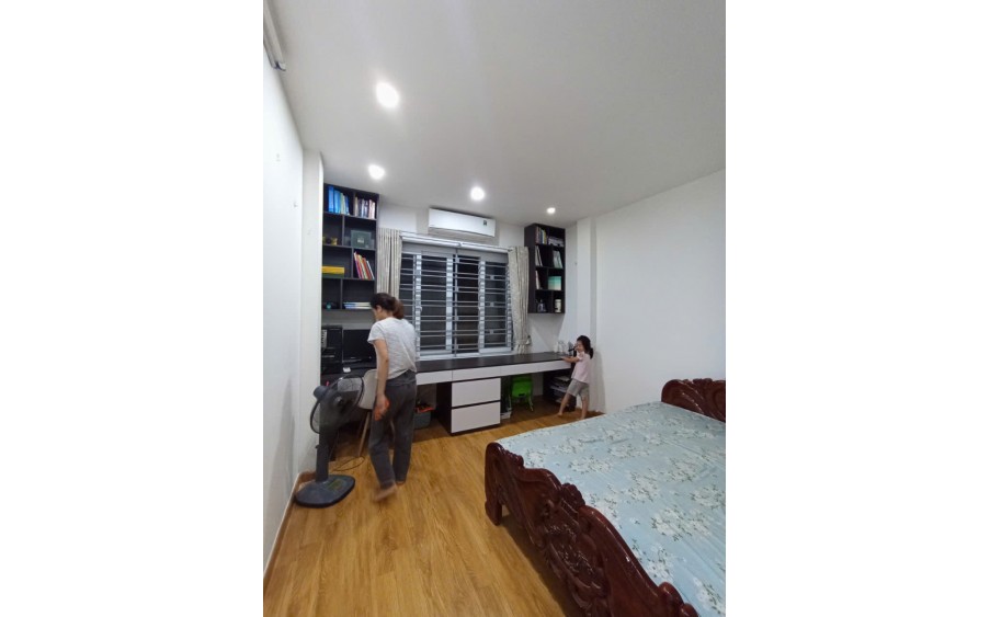BÁN NHÀ RIÊNG NGÕ 296 LĨNH NAM, 33M2, 5 TẦNG, MT 3.6M, SỔ VUÔNG NỞ HẬU, FULL ĐỒ VỀ Ở NGAY.